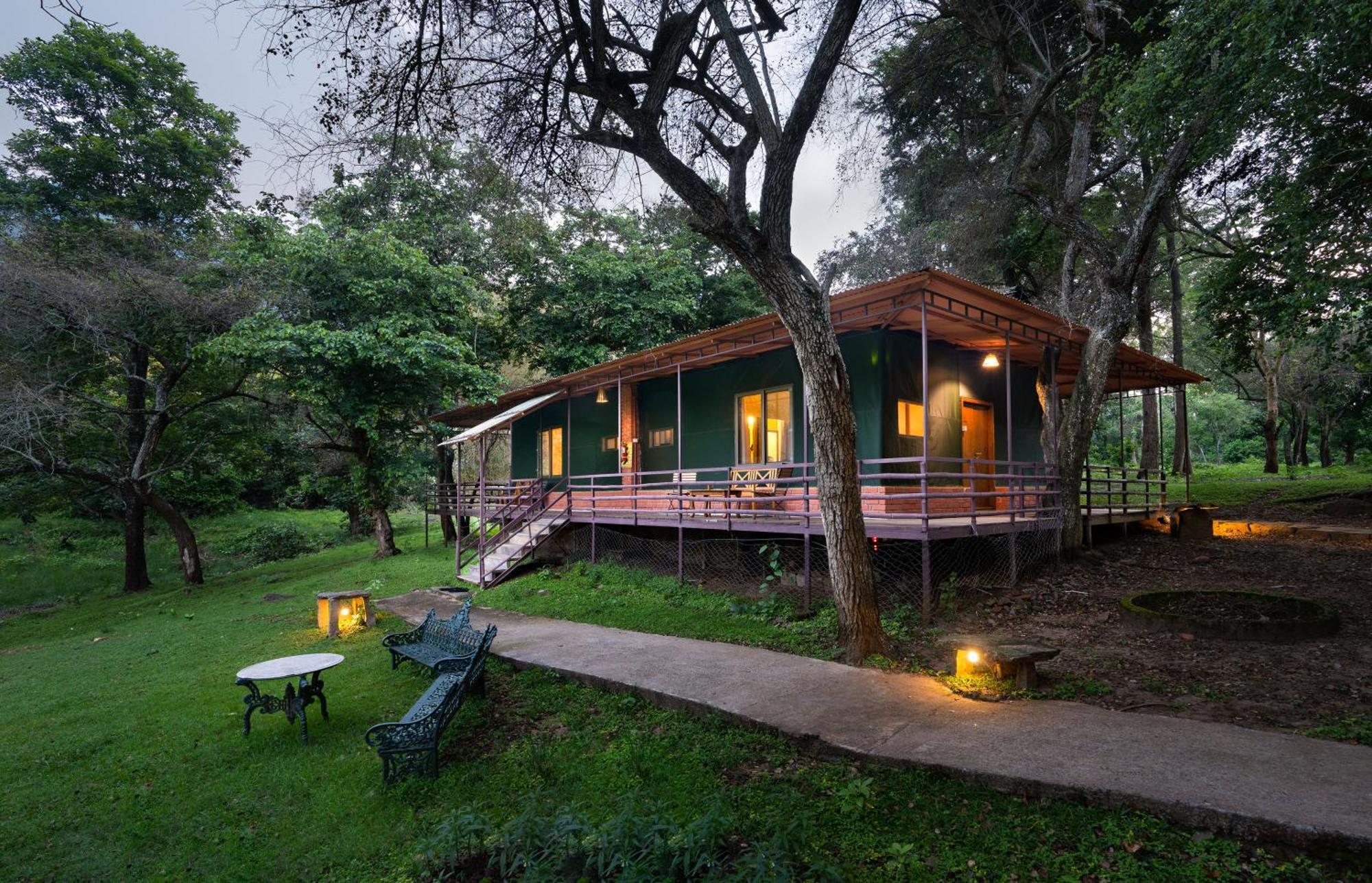 Готель Jungle Hut Масінагуді Екстер'єр фото